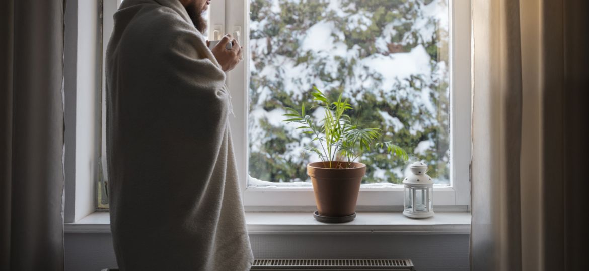 calfeutrer les fenêtres pour bloquer les courants d'air